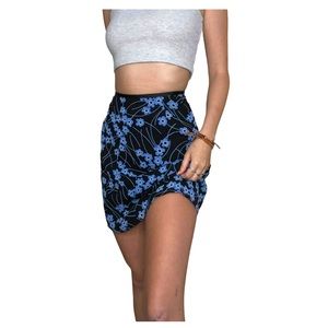 FLORAL ANN TAYLOR MINI SKIRT 🤍
